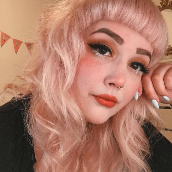 Meet your Posher, Carmelle - Picture 1 of 1